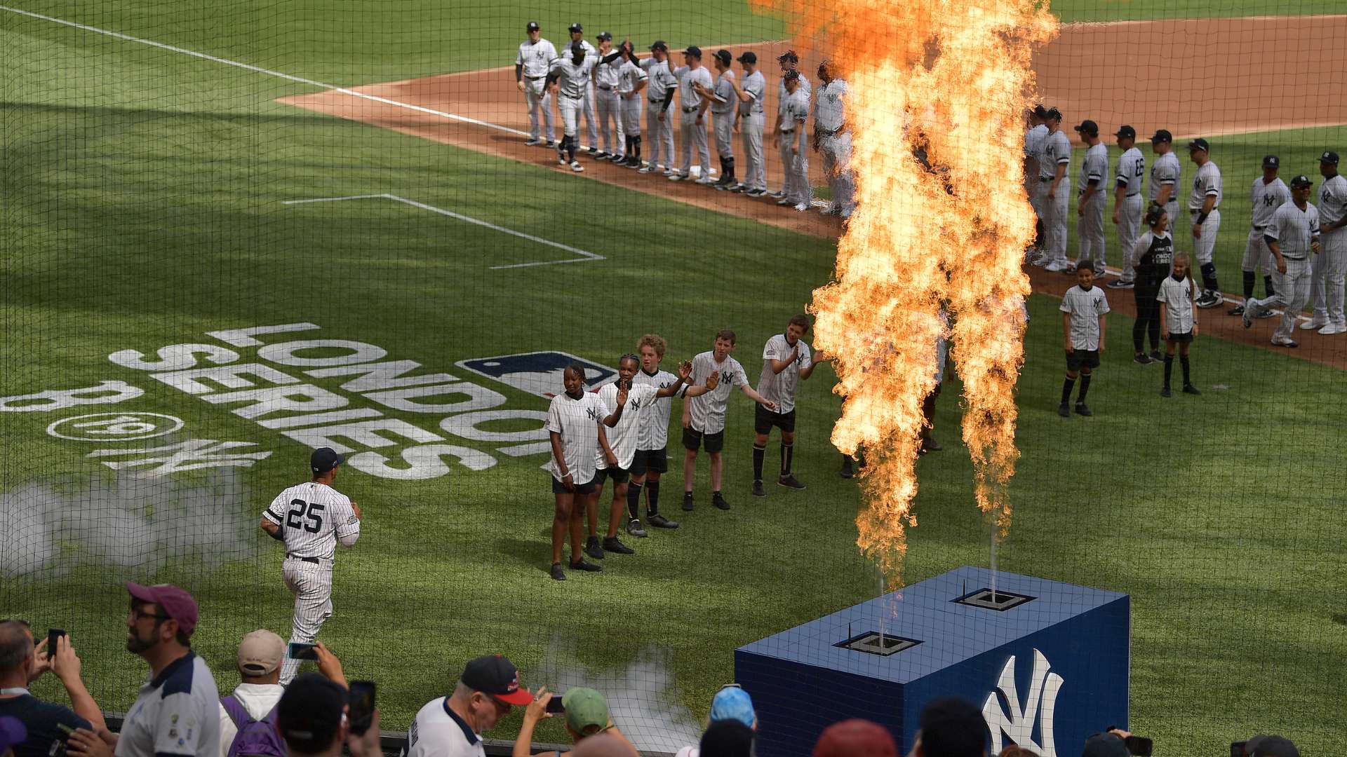 NBA今日之星候选：谢登-夏普精彩隔扣PK哈登第三节独得20分.
