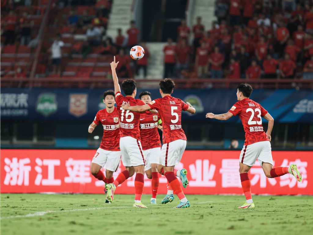 李可屡次迟到触犯军纪，扬科维奇果断除名，武磊张5求情无济于事